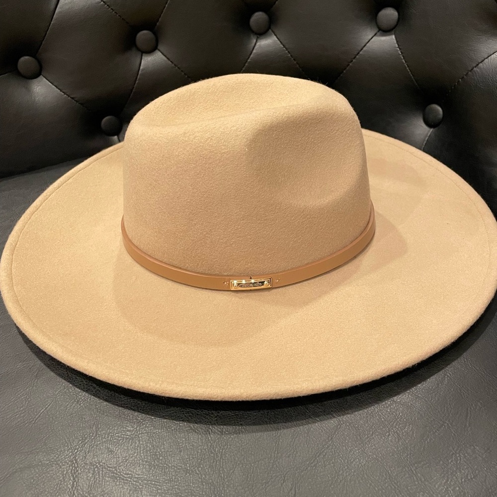 Michael Kors camel color felted wool fedora.